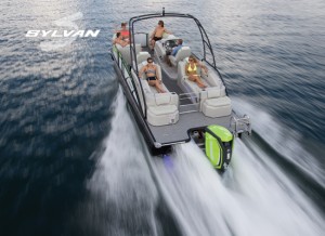Sylvan-S-Series-Pontoon-Boat-Running-on-water-2